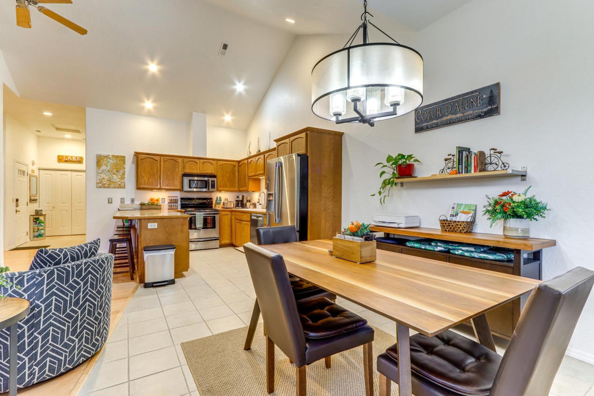 Modern Coeur Dalene Getaway Condo Walk Downtown! Coeur d'Alene Exteriör bild