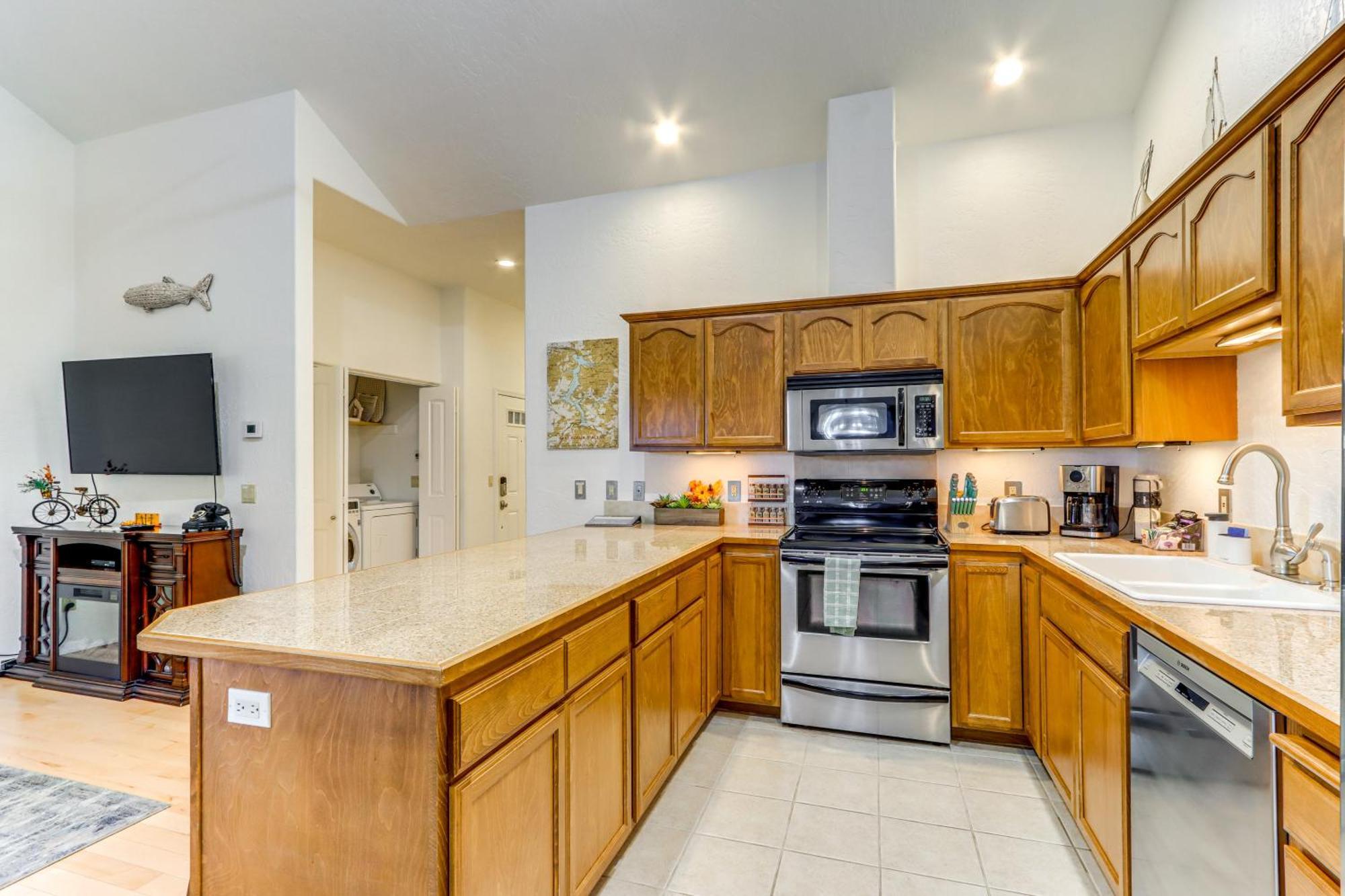 Modern Coeur Dalene Getaway Condo Walk Downtown! Coeur d'Alene Exteriör bild