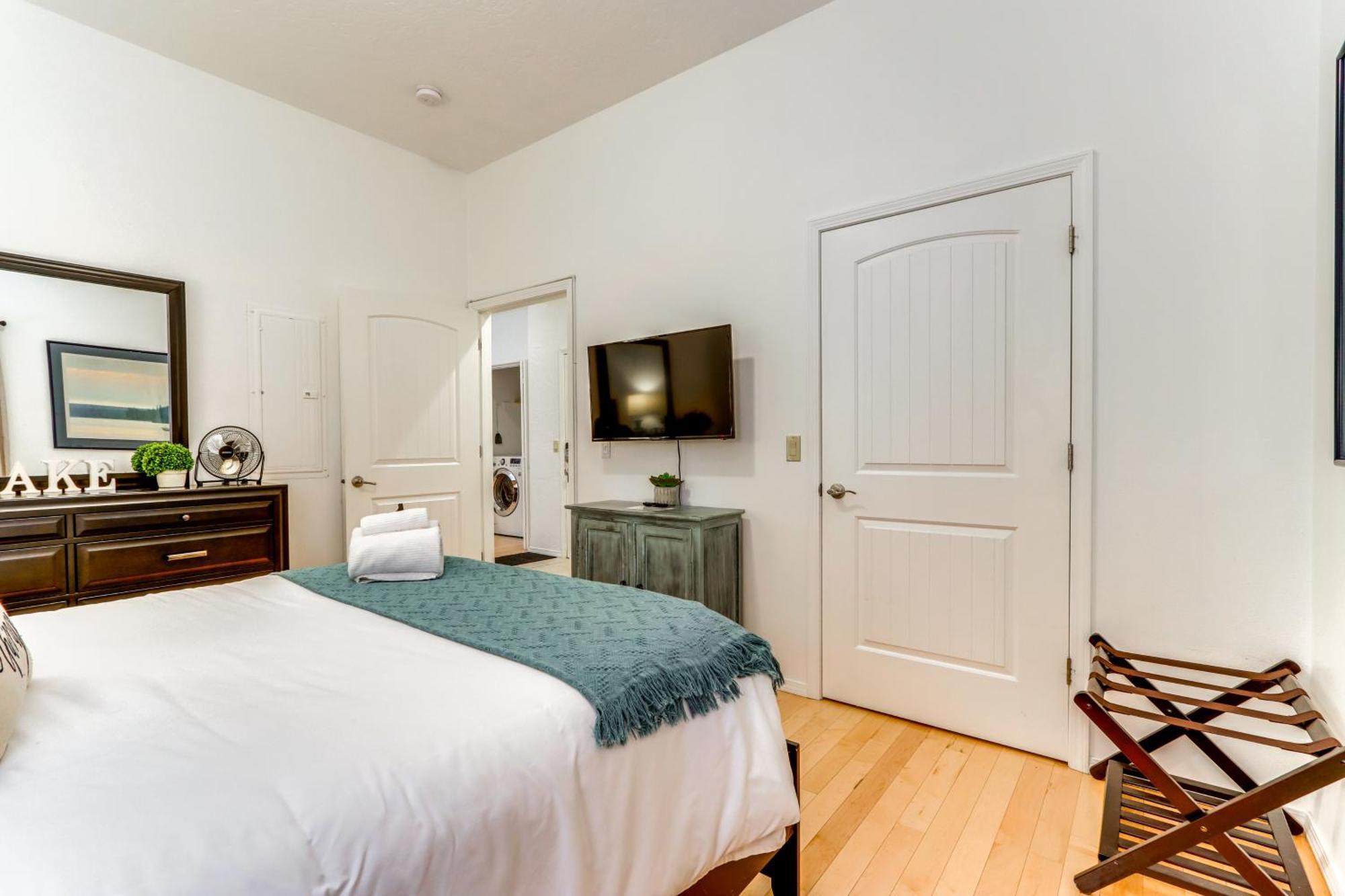 Modern Coeur Dalene Getaway Condo Walk Downtown! Coeur d'Alene Exteriör bild