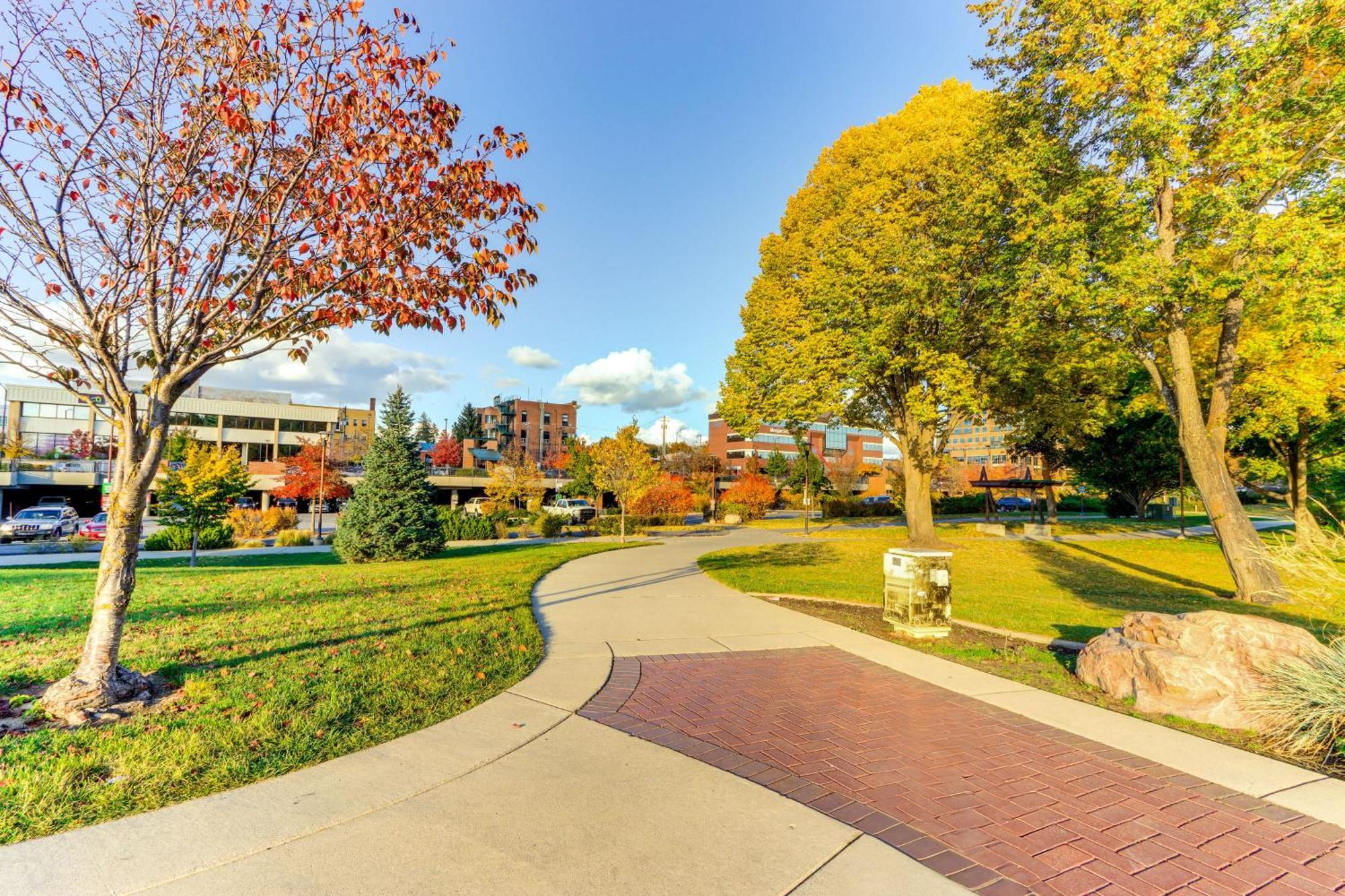 Modern Coeur Dalene Getaway Condo Walk Downtown! Coeur d'Alene Exteriör bild